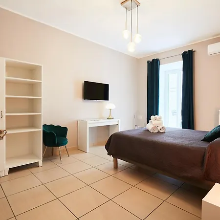 Vicky's Luxury By Napoliapartments * Naples